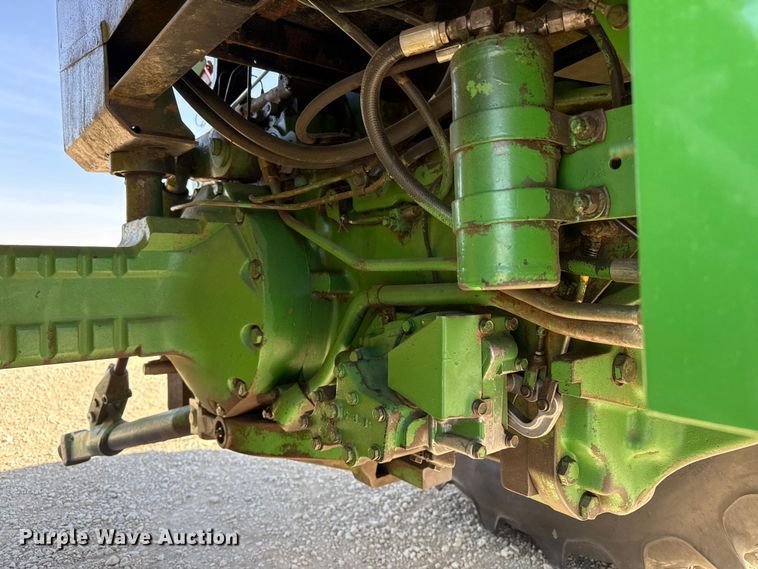 image for item DZ5323 1980 John Deere 4440 tractor