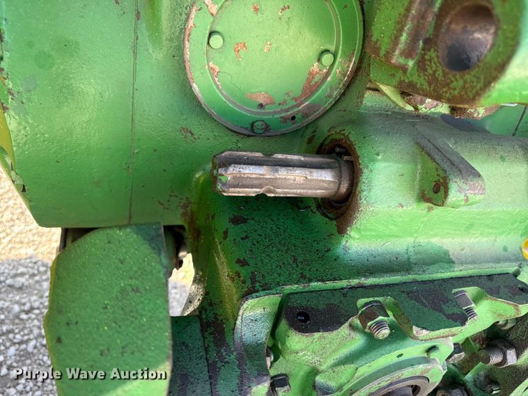 image for item DZ5323 1980 John Deere 4440 tractor