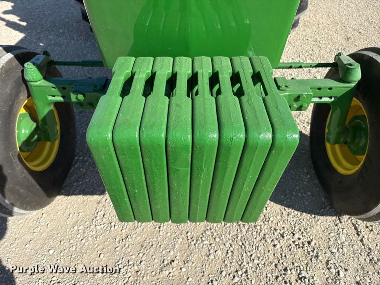 image for item DZ5323 1980 John Deere 4440 tractor