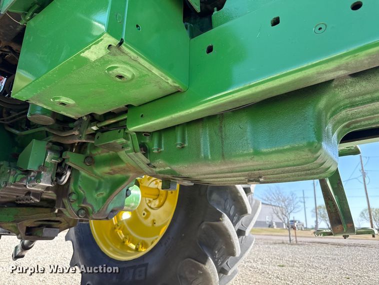 image for item DZ5323 1980 John Deere 4440 tractor