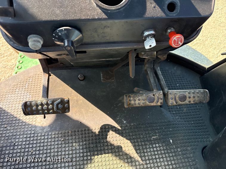 image for item DZ5323 1980 John Deere 4440 tractor