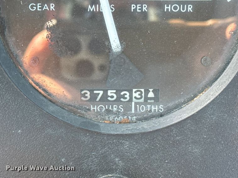 image for item DZ5323 1980 John Deere 4440 tractor