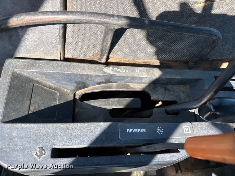 image for item DZ5323 1980 John Deere 4440 tractor