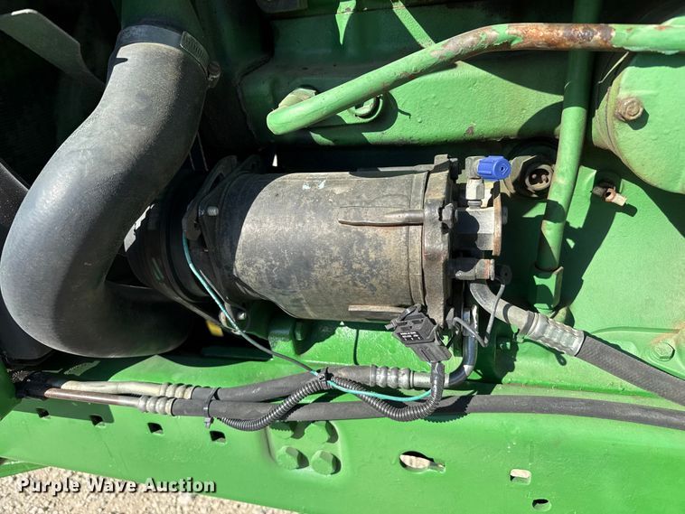 image for item DZ5323 1980 John Deere 4440 tractor