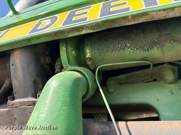 image for item DZ5323 1980 John Deere 4440 tractor