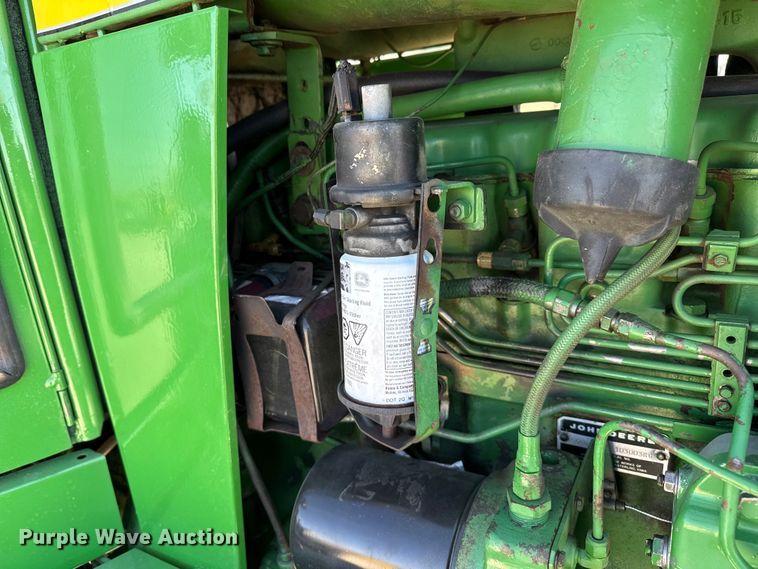 image for item DZ5323 1980 John Deere 4440 tractor