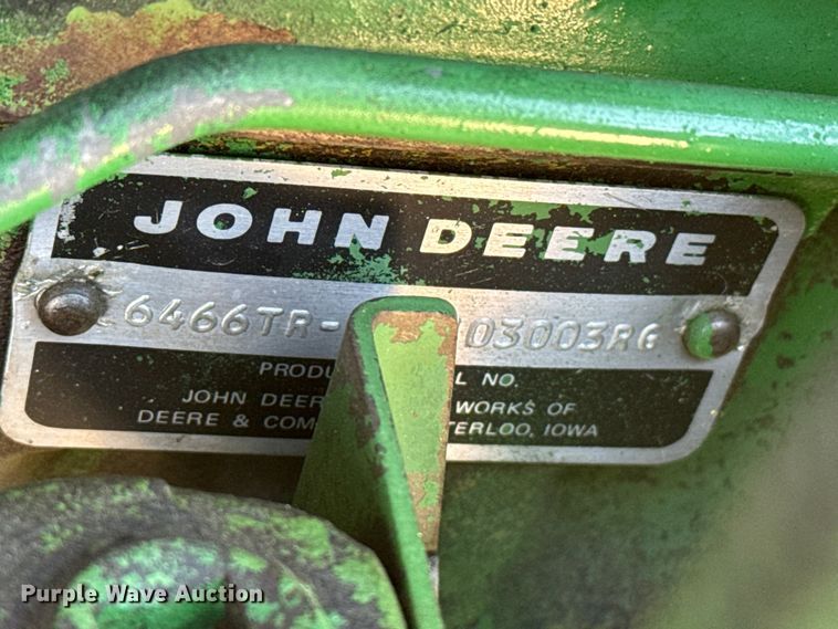 image for item DZ5323 1980 John Deere 4440 tractor