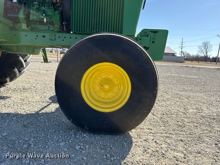 image for item DZ5323 1980 John Deere 4440 tractor