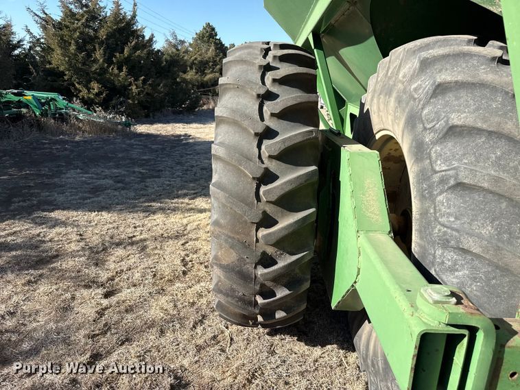 image for item DZ5341 Brent 1084 Avalanche grain cart