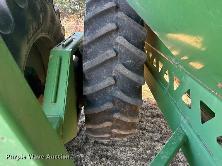 image for item DZ5341 Brent 1084 Avalanche grain cart