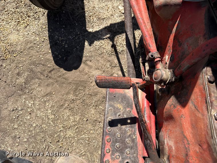 image for item DZ5345 1955 Ford 850 tractor