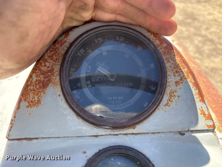 image for item DZ5345 1955 Ford 850 tractor