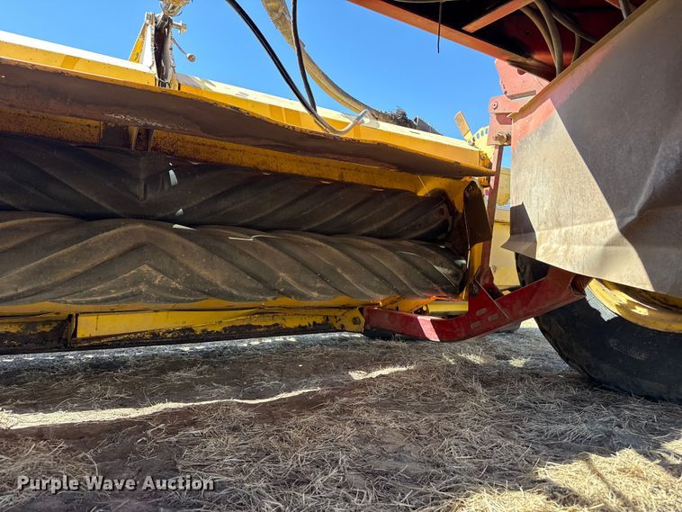 image for item DZ5346 2000 New Holland HW320 swather / windrower