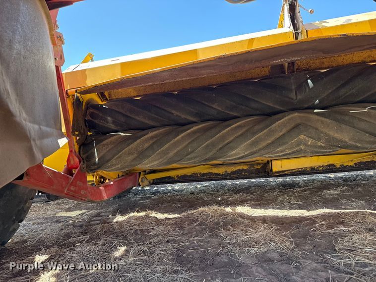 image for item DZ5346 2000 New Holland HW320 swather / windrower