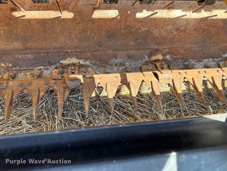 image for item DZ5346 2000 New Holland HW320 swather / windrower