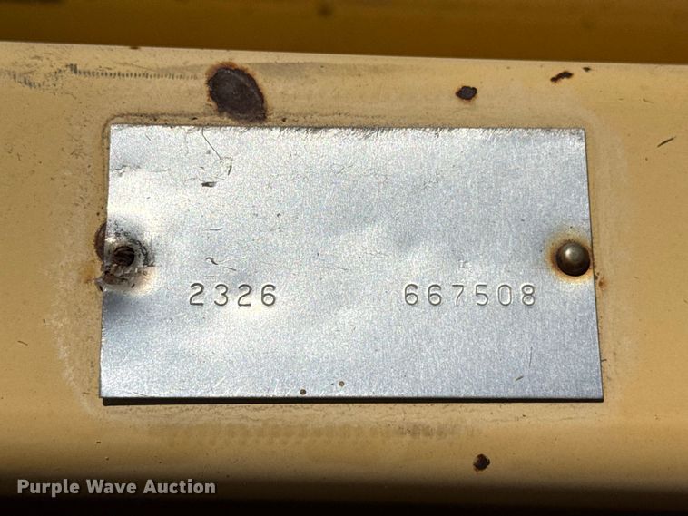 image for item DZ5346 2000 New Holland HW320 swather / windrower