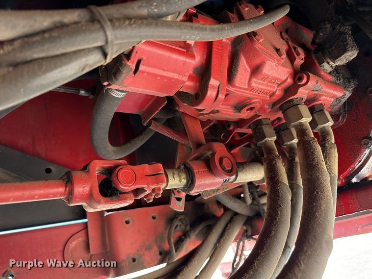 image for item DZ5346 2000 New Holland HW320 swather / windrower