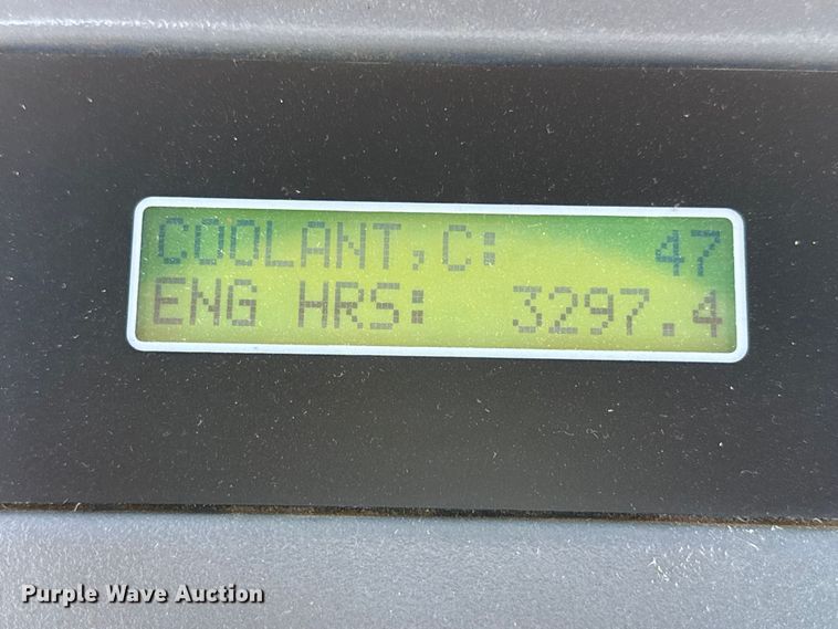 image for item DZ5346 2000 New Holland HW320 swather / windrower