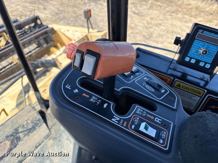 image for item DZ5346 2000 New Holland HW320 swather / windrower