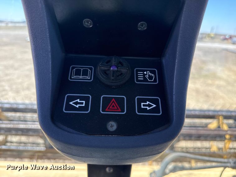 image for item DZ5346 2000 New Holland HW320 swather / windrower