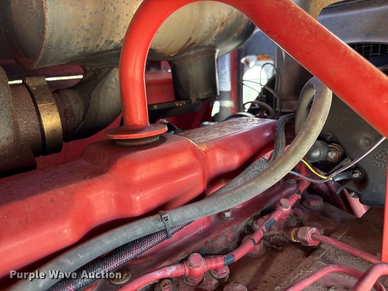 image for item DZ5346 2000 New Holland HW320 swather / windrower