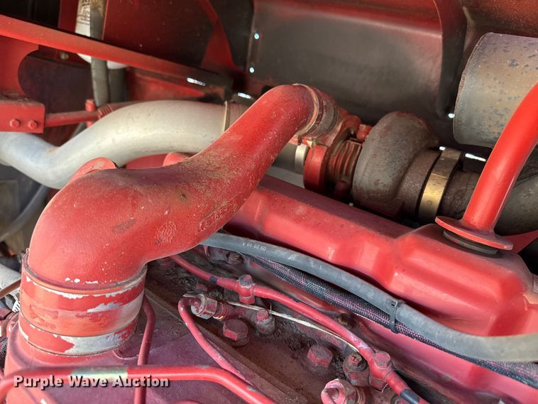 image for item DZ5346 2000 New Holland HW320 swather / windrower