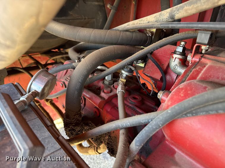 image for item DZ5346 2000 New Holland HW320 swather / windrower