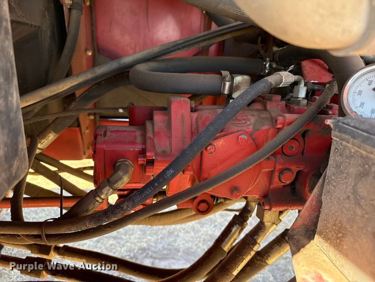 image for item DZ5346 2000 New Holland HW320 swather / windrower