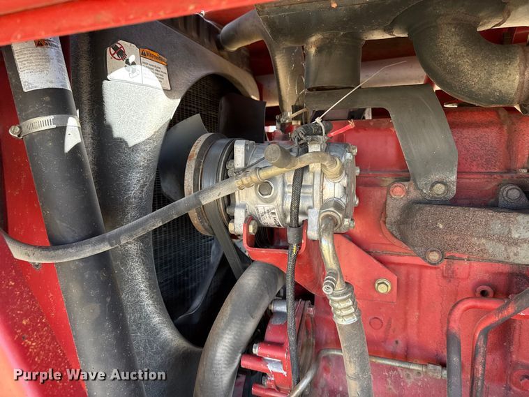 image for item DZ5346 2000 New Holland HW320 swather / windrower