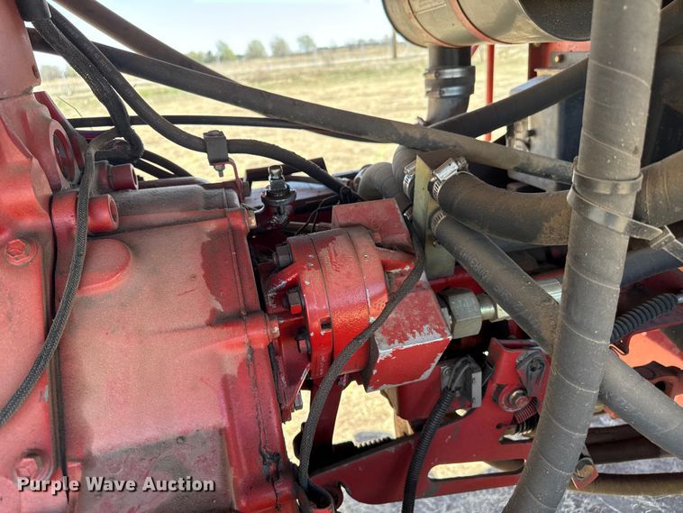 image for item DZ5346 2000 New Holland HW320 swather / windrower