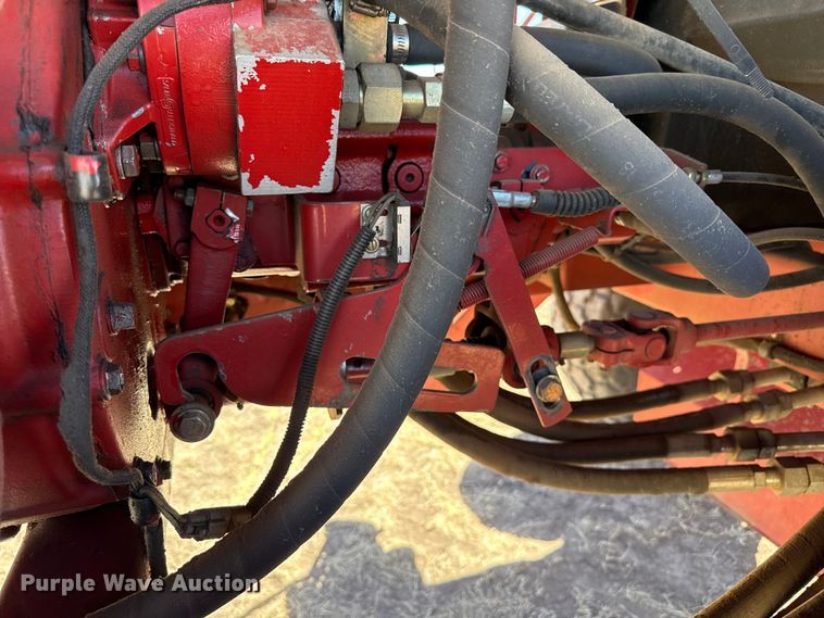 image for item DZ5346 2000 New Holland HW320 swather / windrower