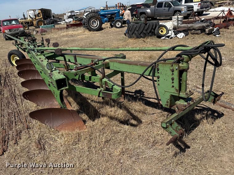 image for item DZ5348 John Deere plow