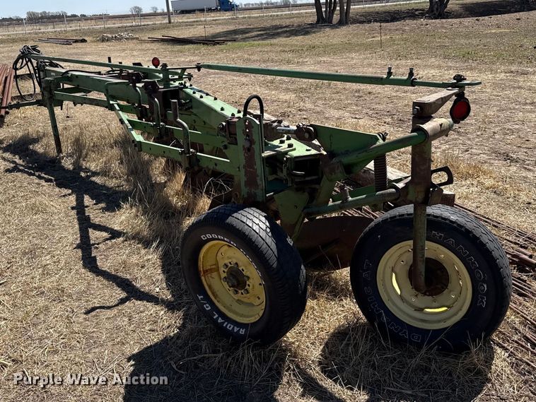 image for item DZ5348 John Deere plow