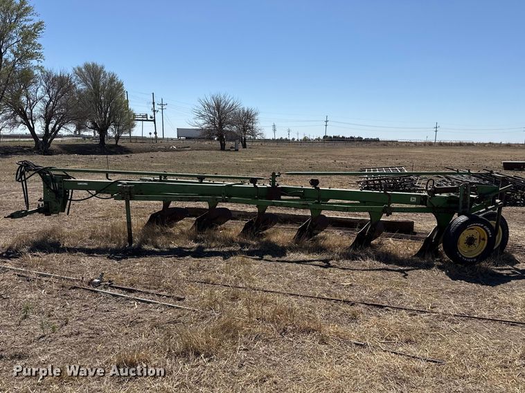 image for item DZ5348 John Deere plow