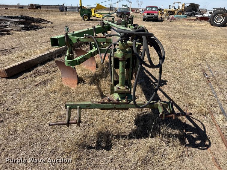 image for item DZ5348 John Deere plow