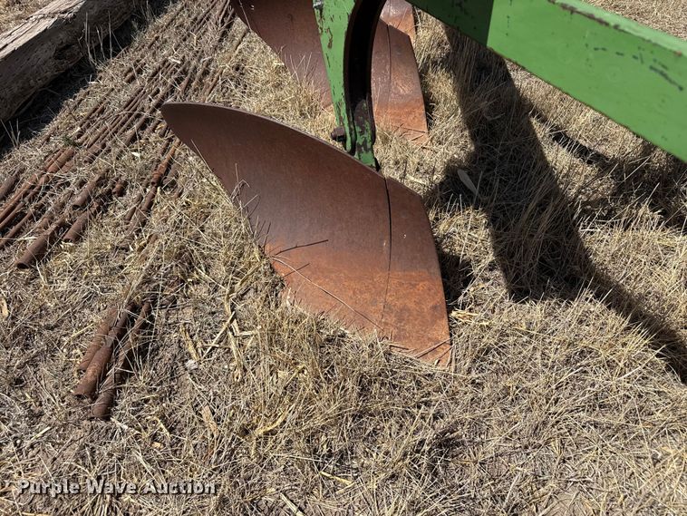 image for item DZ5348 John Deere plow