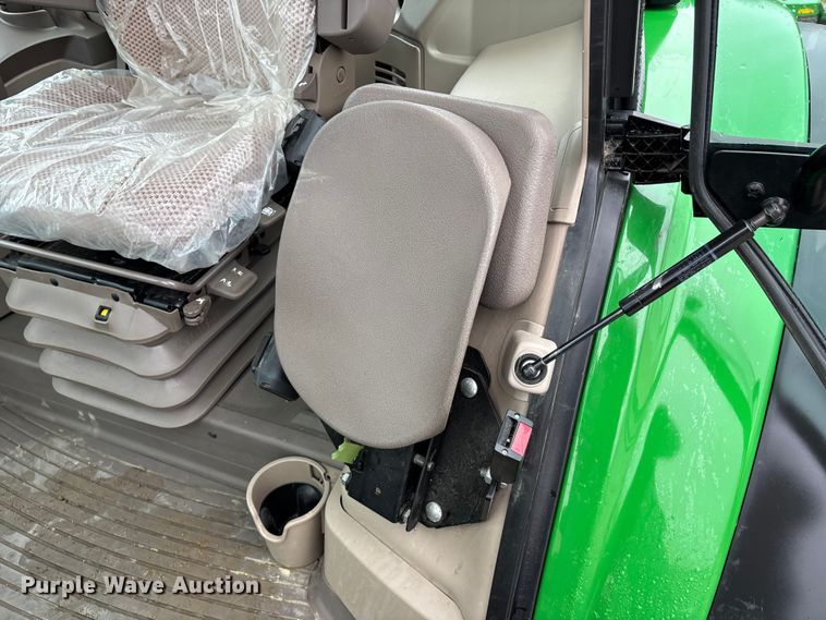 image for item EA4487 2021 John Deere 6195M MFWD tractor