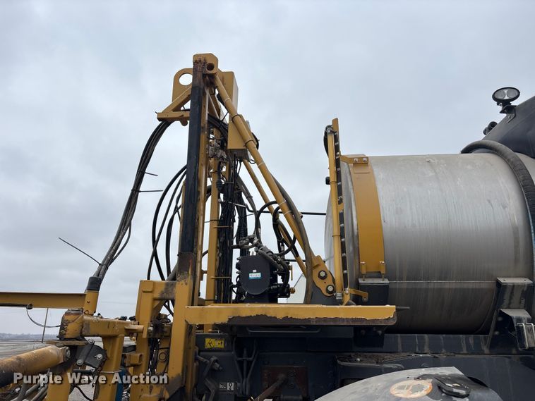 image for item EA4503 2013 AGGO RoGator 900 sprayer