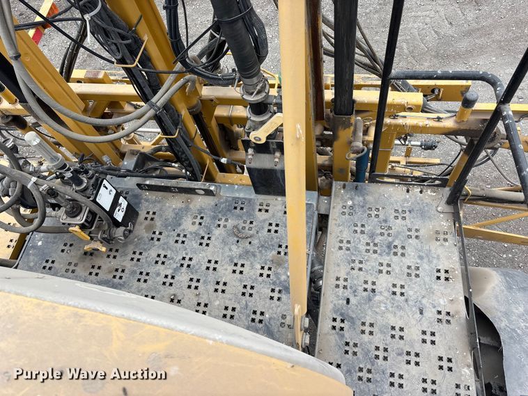 image for item EA4503 2013 AGGO RoGator 900 sprayer