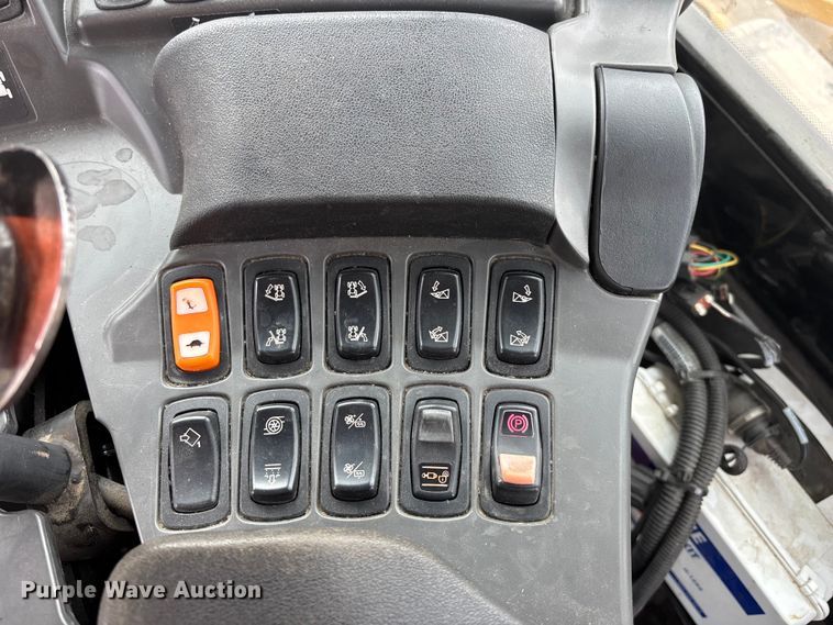 image for item EA4503 2013 AGGO RoGator 900 sprayer