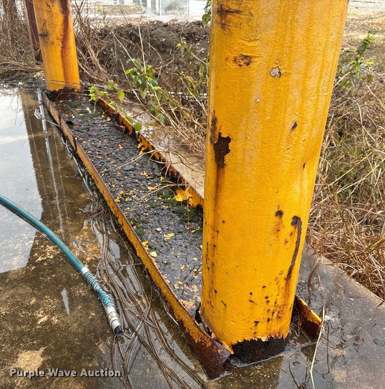 image for item EA7197 (2) grain bins