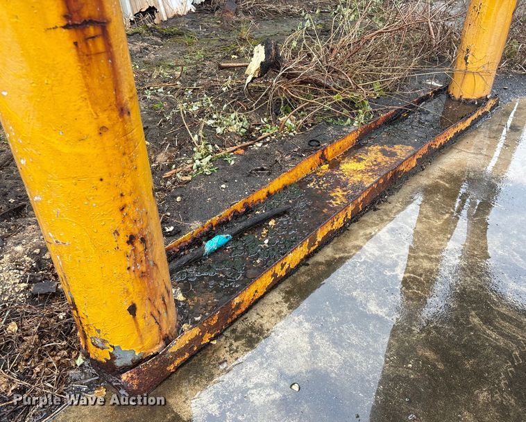 image for item EA7197 (2) grain bins