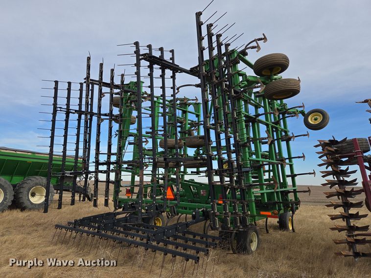 image for item EB1343 2012 John Deere 2210 field cultivator