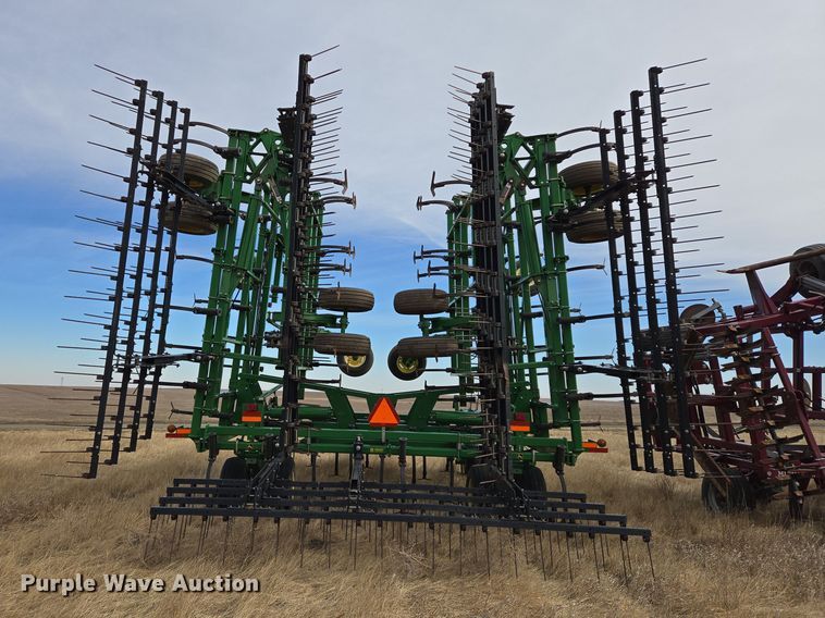 image for item EB1343 2012 John Deere 2210 field cultivator