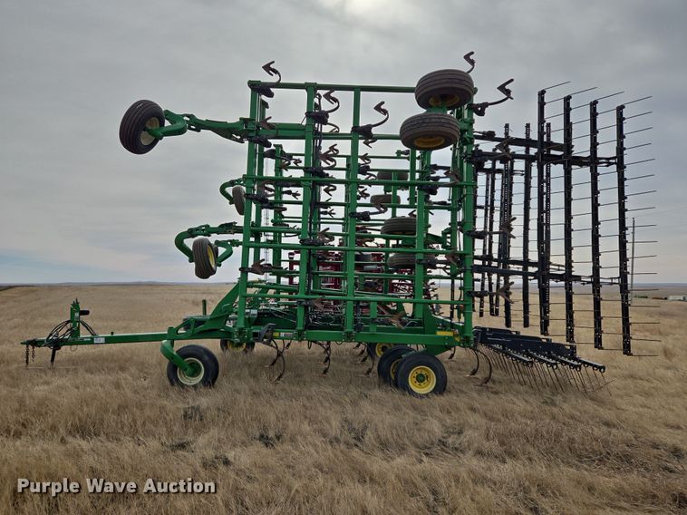 image for item EB1343 2012 John Deere 2210 field cultivator