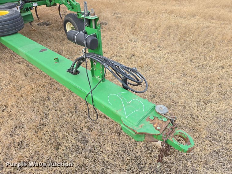 image for item EB1343 2012 John Deere 2210 field cultivator