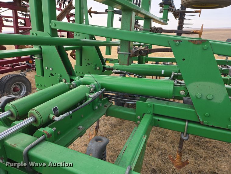 image for item EB1343 2012 John Deere 2210 field cultivator