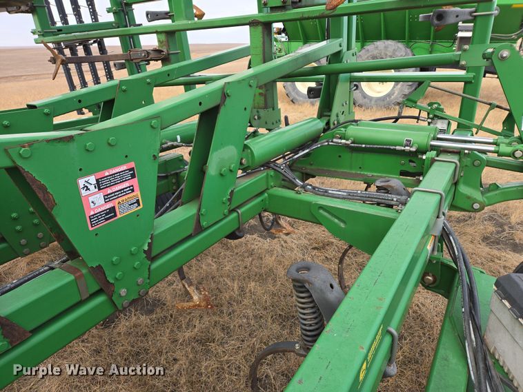 image for item EB1343 2012 John Deere 2210 field cultivator