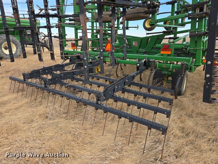 image for item EB1343 2012 John Deere 2210 field cultivator