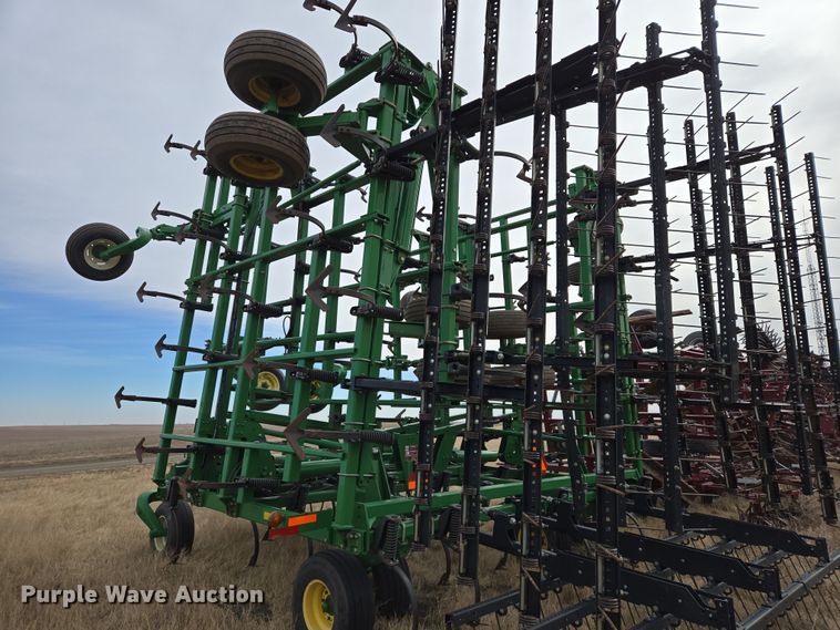 image for item EB1343 2012 John Deere 2210 field cultivator